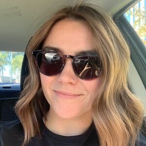 Meet your Posher, Ivy